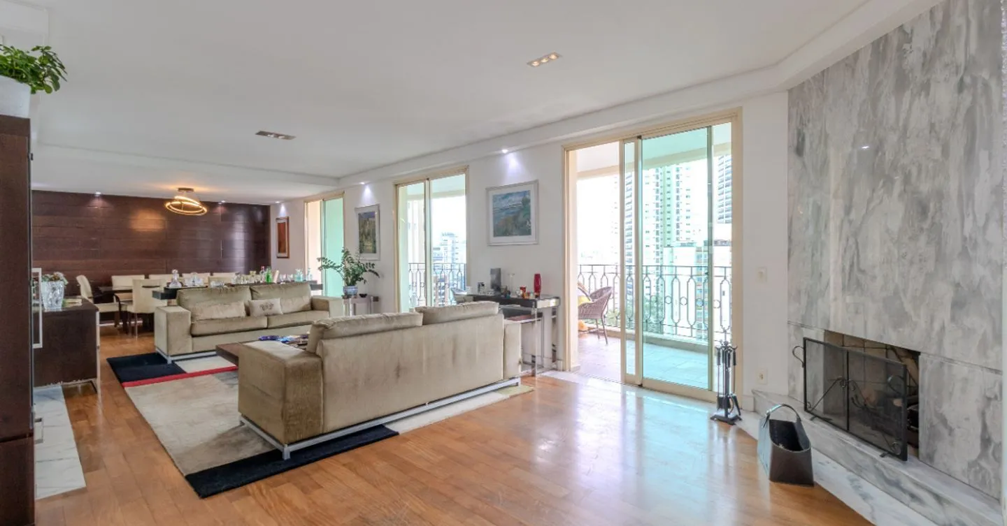 Apartamento en venta en Campo Belo con 3 habitaciones, 3 suites, 237 m²